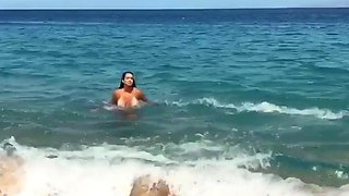 Cute brunette amateur babe sosha masturbating