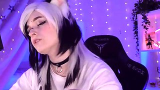 Blonde teen Sierras first erotic masturbation video