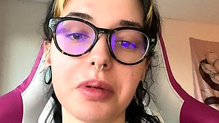 Amateur Webcam Teen Masturbates And Teases