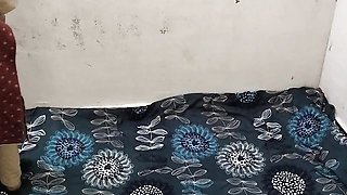 Step sister ko bathroom me jabar dasti pakad ke chod diya