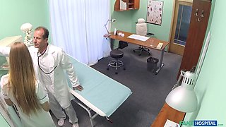 Nurse with a great arse sucks and fucks doctor for pay rise