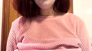 MILF with Big Boobs enjoying herself on cam