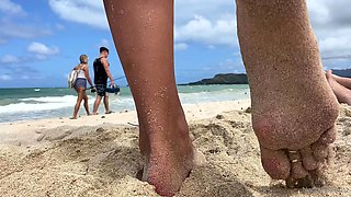 Amateur girlfriend fingered and rammed outdoors at the beach