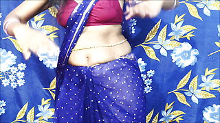 Hot indian bhabhiji dancing with romantic moves in the bedroom