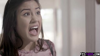 Oh no - ohhhhh...! 18Yo Girl wets herself infront of stepdad