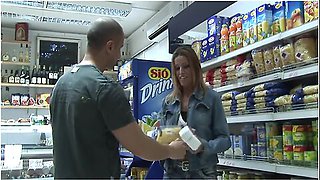 Saleswoman Is Fucked By The Boss In The Supermarket