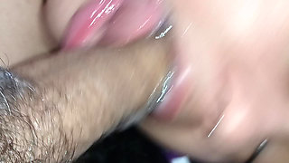 CLOSE UP BIG LIPS SWALLOWING HARD AND DEEP THE CUCKOLD'S COCK