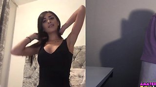 Homemade video of brunette Ria Shah having fun via webcam