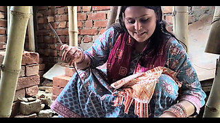 Women Labour Fuck with Labour Contractor for Earning Extra Tips