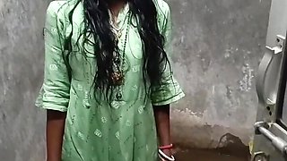 It will be fun to watch Sabita Bhabhi's bathing SMS video, definitely watch Sabita Bhabhi sexy video once.