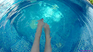 Hot Tub Toes