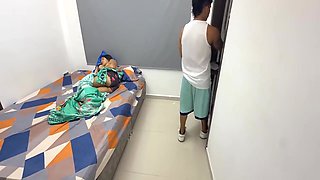 Mi Linda Madrastra Tiene Un Moso Y Yo Follo A Cambio De No Contar Nada A Mi Padrastro. 9 Min - Jhon Calenton And Jesi Caliente