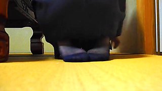Feet - Relaxing in Japanese-style Room