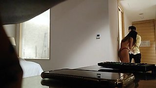 Asian slut surprises room service guy with handjob