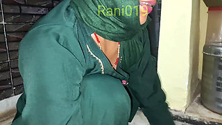 Choti behan ko ghodi bana ke choda Padhos ki Kajang ko ghodi bana ke ghar me choda Indian desi sexi girl