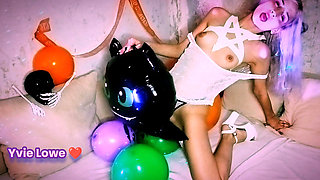 Yvie Lowe - Halloween Balloon Party