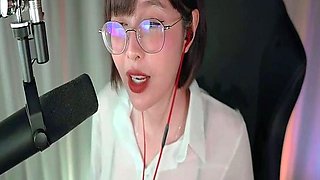 Japanese teen pussy pleased through panties