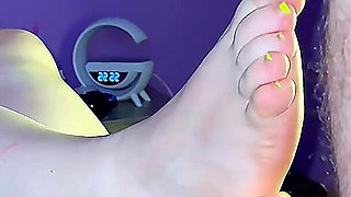 Amateur Footjob Cum on Feet Footfetish Fine Toes Soles
