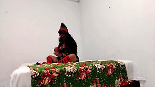 Family Xxx In Fucking Her Pussy With Vibrator