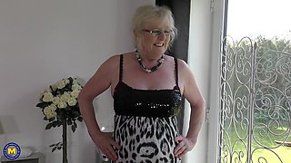 British Claire Knight Knows Waht U Like! - MatureNl