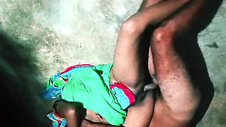 When the brother-in-law came home after drinking, the younger brother's wife was alone at home, seeing the opportunity, he fucked the younger brother's wife by throwing her into the ground