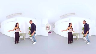 Bianka Blue, Raquel Martin VR Porn: Mom Thinks Daughter Is No Problem - VirtualTaboo