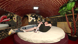 Coco White - Come Out and Play