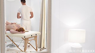 Charming MILF seductress breathtaking sex scene