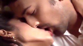Bhabhi Has Sex With Pizza Boy While Her Parents Are Not Home