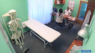 Help me doctor i think i'm pregnant - faux polyclinic