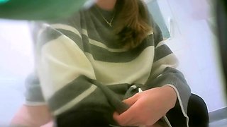Teenie shower spy