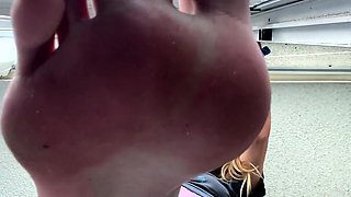 Amateur Foot Fetish Girlfriend Sucks and gives a Footjob