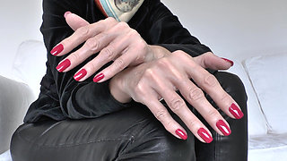 Classic Red Fingernails, Lady Victoria Valente