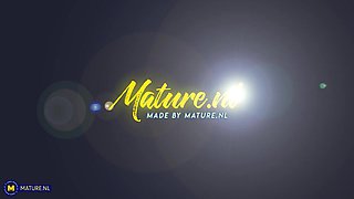 Ellen Saint Loves To Park Her Fupa On Innocent Teen Faces