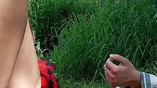 Picnic with Cuckold: Cheating in the Leaves