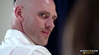 Mi Esposa La Come-Policias With Johnny Sins, Riley Reid - Brazzers