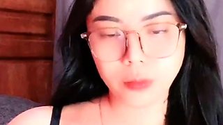 Webcam fun mature brunette with toys cum on cam