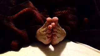 Amateur Foot Fetish Girlfriend Sucks and gives a Footjob