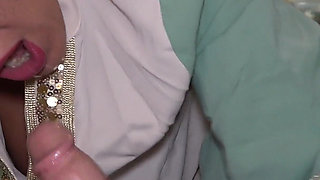 Horny Arab Stepmom Fucks 19 Years Old Stepson