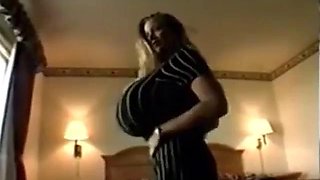 Chelsea Charms changing clothes
