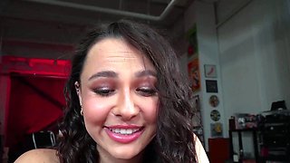 Cunning Liz Jordan Sneaks And Seduces Her Boyfriends Dad