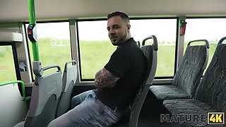 In bus porn with natural Vitoria Vonteese from Mature 4k