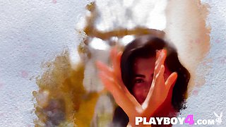 Katherinne Sofia shows her amazing body