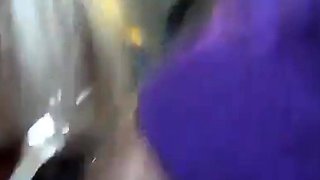 Deutsche Amateure geben Gruppen-Blowjob im Bus