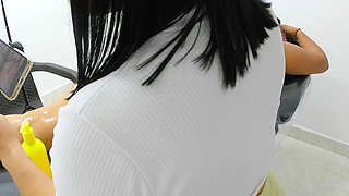 Masseuse Touches the Pussy of the Unfaithful Neighbor
