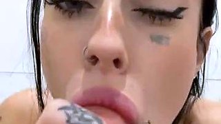 Melissa_crazy russian toilet camwhore