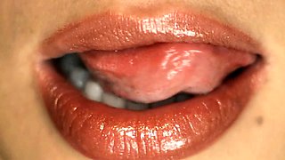 My dads hot girlfriend use her big tits seduce me