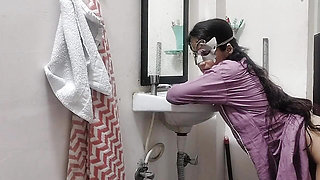Cute step sister ko nanga kar ke pel diya