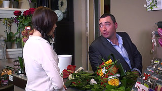 Business Dinner: the Contract Is Sealed with a DP