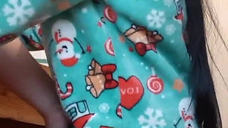 My Girlfriend and I Are Mutually Masturbating in the Kitchen While Our Housekeeper Is Preparing Breakfast